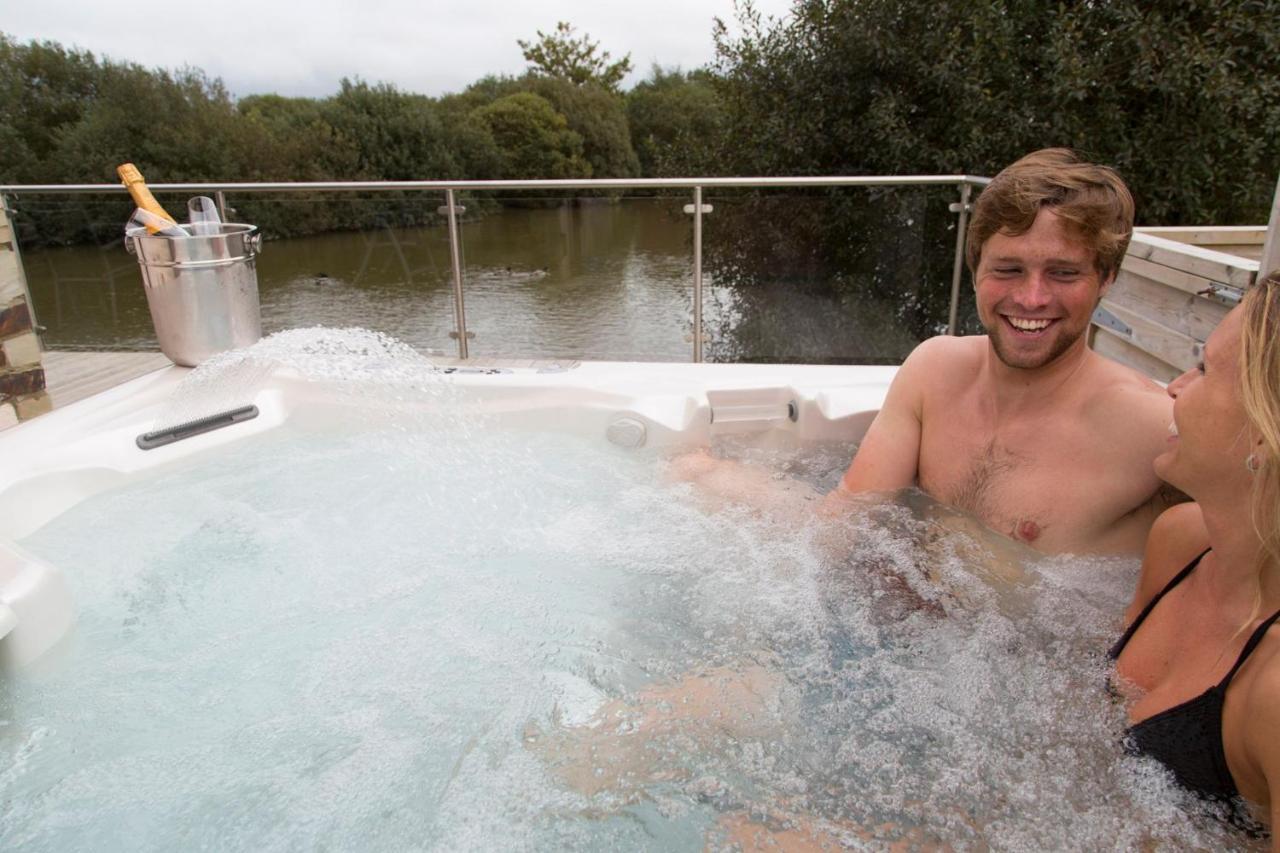 Fistral Hot Tub House For 8 On Retallack Resort New Quay Extérieur photo